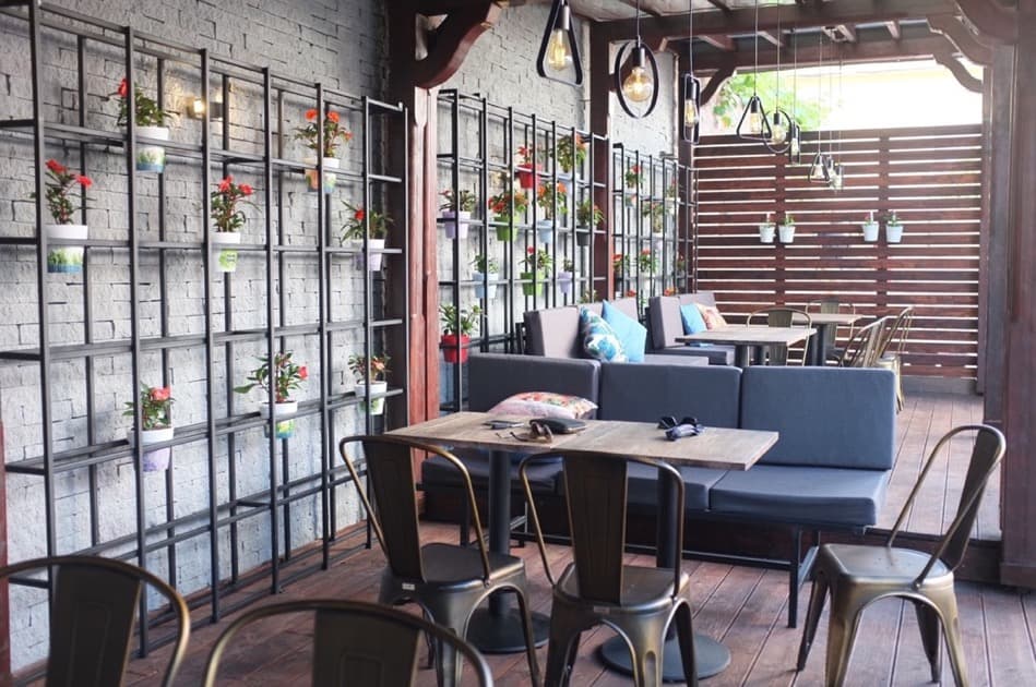 Soho, bar and restaurant interior in Tetovo